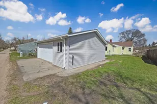 939 Duluth Ave N, Thief River Falls, MN 56701 - Photo 25