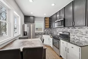 58 Wheelock Parkway E, Saint Paul, MN 55117 - Photo 1