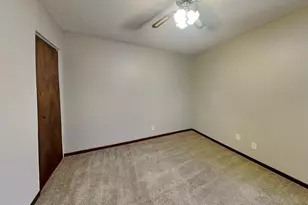 891 Hazelwood St, Saint Paul, MN 55106 - Photo 11