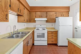 991 Carmel Ct, Shoreview, MN 55126 - Photo 11