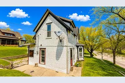 112 Bluff Street E, Lake Benton, MN 56149 - Photo 3
