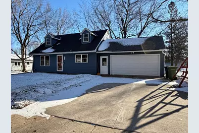 935 4th Street NE, Sibley, IA 51249 - Photo 1