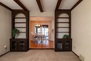 2888 Bartelmy Ln, Maplewood, MN 55109 - Photo 9