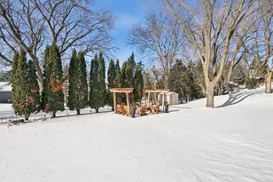 5604 Highwood Dr, Edina, MN 55436 - Photo 51