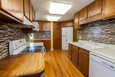 227 W 5th Street, Mankato, MN 56001 - Photo 11