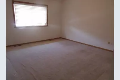 7229 Woodstock Curve, Bloomington, MN 55438 - Photo 7