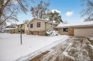 2801 Aglen Ave, Roseville, MN 55113 - Photo 5