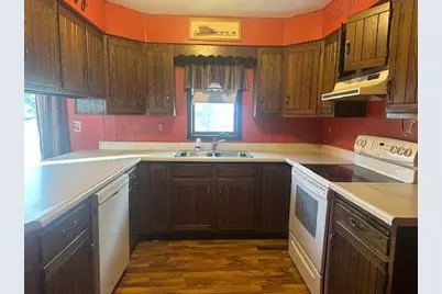 202 Lexington Street, Milroy, MN 56263 - Photo 5