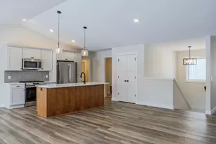 1660 Squirrel Way, New Richmond, WI 54017 - Photo 7