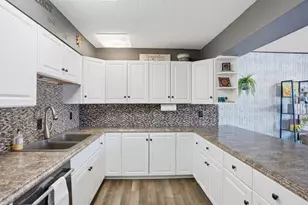 14326 Fairway Dr, Eden Prairie, MN 55344 - Photo 13