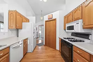 2193 Grafton Ave N, Oakdale, MN 55128 - Photo 11