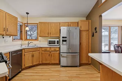 1866 Granite Avenue N, Oakdale, MN 55128 - Photo 9