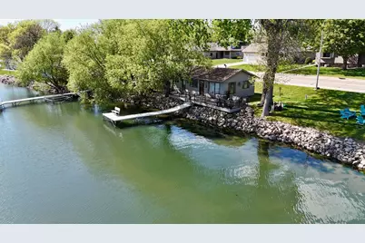 1111 W Lake Avenue, Worthington, MN 56187 - Photo 3