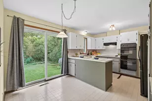 7708 Zealand Ave N, Brooklyn Park, MN 55445 - Photo 9