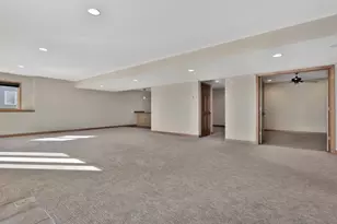 3020 Carey Heights Dr, Maplewood, MN 55109 - Photo 33