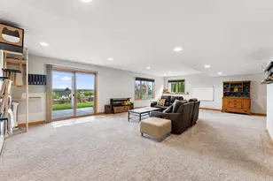 3020 Carey Heights Dr, Maplewood, MN 55109 - Photo 9