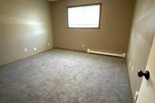 901 Pearl Ave, Marshall, MN 56258 - Photo 5