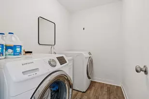 2084 E Reaney Ave, Saint Paul, MN 55119 - Photo 17