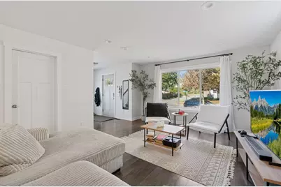 2084 E Reaney Avenue, Saint Paul, MN 55119 - Photo 5