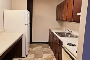 808 Hills Ave, Jackson, MN 56143 - Photo 3