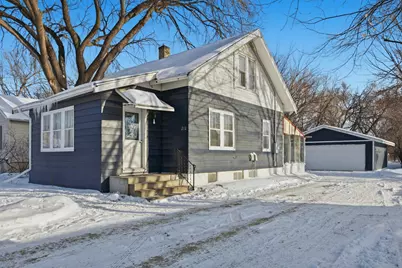 212 10th Street N, Moorhead, MN 56560 - Photo 1