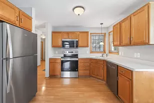 2121 Southwind Rd, Maplewood, MN 55109 - Photo 7