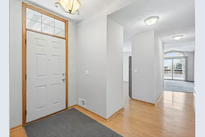 2121 Southwind Road, Maplewood, MN 55109 - Photo 3