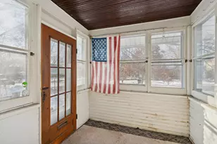 802 Howell Street N, Saint Paul, MN 55104 - Photo 3