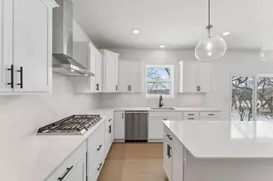 834 Londonderry Ln NW, Rochester, MN 55901 - Photo 3