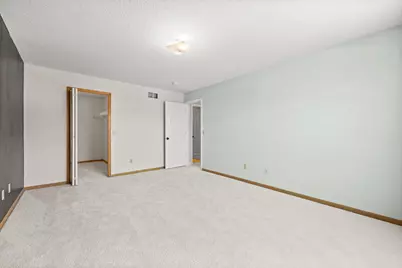 401 Hickory Lane N, Oakdale, MN 55128 - Photo 19