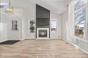 401 Hickory Ln N, Oakdale, MN 55128 - Photo 5