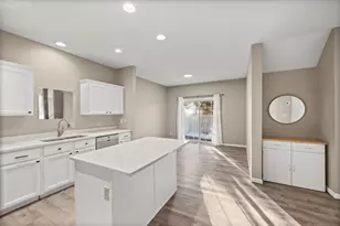 401 Hickory Ln N, Oakdale, MN 55128 - Photo 9