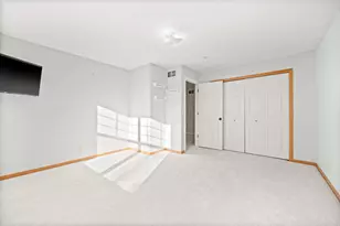 401 Hickory Ln N, Oakdale, MN 55128 - Photo 17