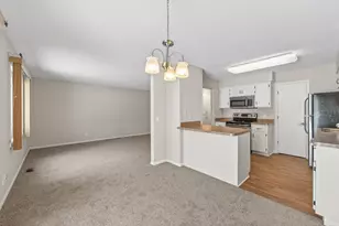 4339 Buckingham Ct, Vadnais Heights, MN 55127 - Photo 7