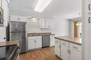 4339 Buckingham Ct, Vadnais Heights, MN 55127 - Photo 9