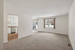 4339 Buckingham Ct, Vadnais Heights, MN 55127 - Photo 3