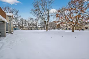 4339 Buckingham Ct, Vadnais Heights, MN 55127 - Photo 19