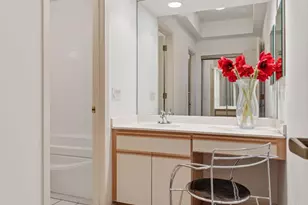 1201 Yale Pl, Minneapolis, MN 55403 - Photo 25
