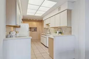 1201 Yale Pl, Minneapolis, MN 55403 - Photo 11
