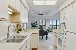 1201 Yale Pl, Minneapolis, MN 55403 - Photo 13