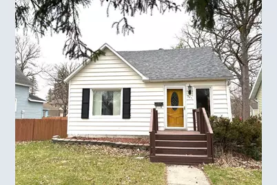 321 Tindolph Avenue N, Thief River Falls, MN 56701 - Photo 1