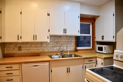 321 Tindolph Avenue N, Thief River Falls, MN 56701 - Photo 15