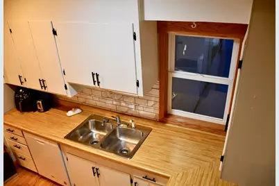 321 Tindolph Avenue N, Thief River Falls, MN 56701 - Photo 27