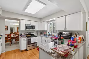 7001 Beacon Cir, Eden Prairie, MN 55346 - Photo 9