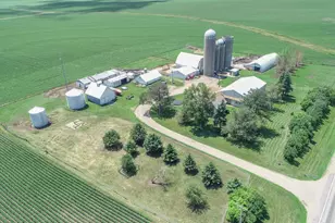 270 31st St, Hills, MN 56138 - Photo 13