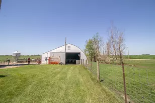 270 31st St, Hills, MN 56138 - Photo 35