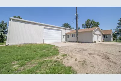 270 31st Street, Hills, MN 56138 - Photo 3