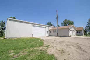 270 31st St, Hills, MN 56138 - Photo 3