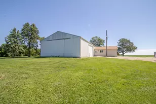 270 31st St, Hills, MN 56138 - Photo 37