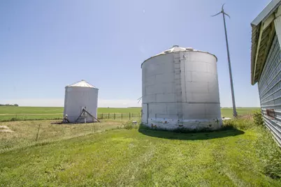 270 31st Street, Hills, MN 56138 - Photo 15